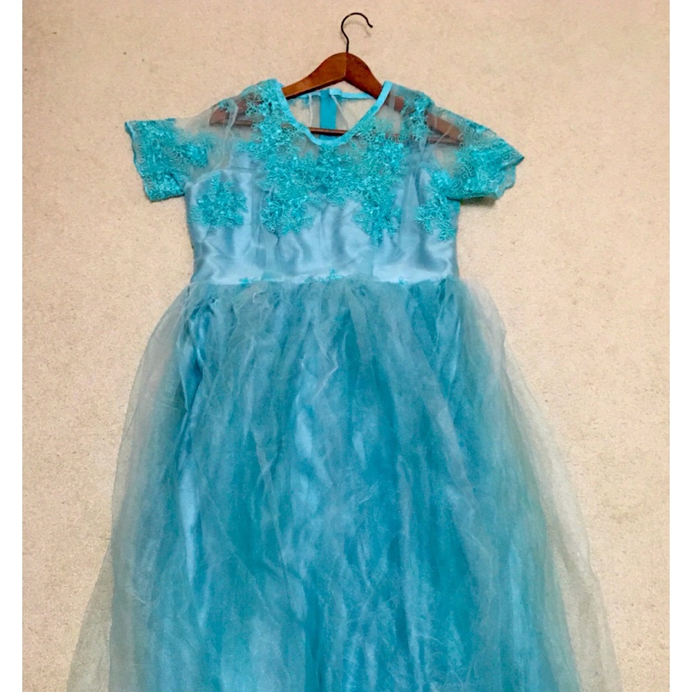 Elegant Blue Lace and Tulle Dress